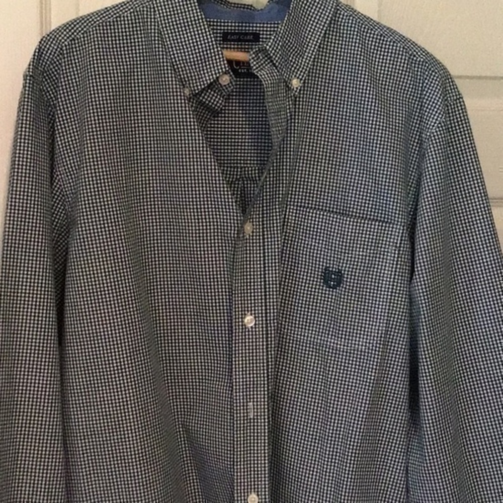 Chaps long sleeved buttoned down durable office work shirt in size xlg